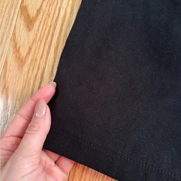 Classic Black Women's Skirt - Picture 7 of 7